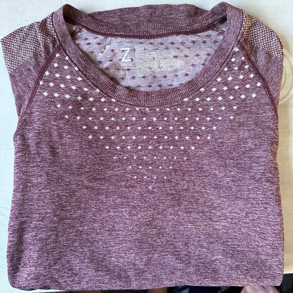 Zella burgundy athletic tshirt top size medium - Picture 4 of 4